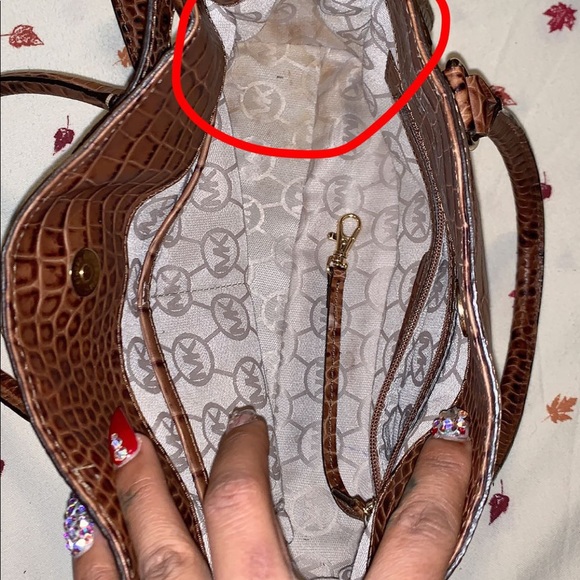 Authentic Michael kors EW Halmiton croc. Satchel - Picture 4 of 4